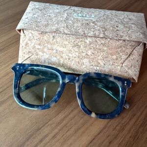 Akila LA Pomelo Tortoise Shell Glasses